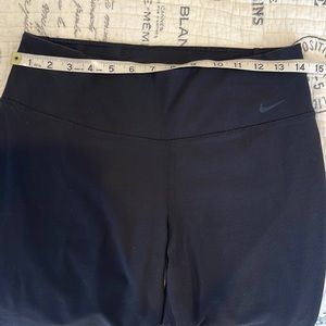 Nike Cropped Leggings